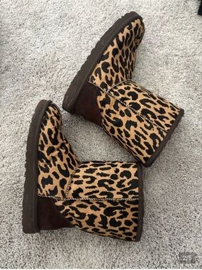 Ugg leopard print classic short boots
